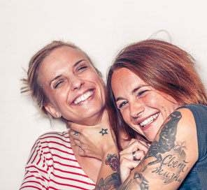 Freundinnen auf einem Foto